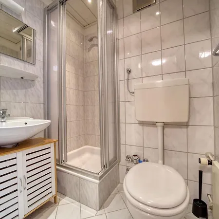 - Haus H, App 0h1111 Appartement *